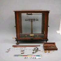 藏品(分析天秤)的圖片